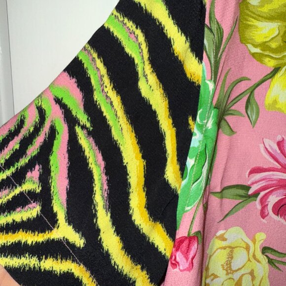 AUTHENTIC  MENS VERSACE SHORT SLEEVE BUTTON UP SHIRT SIZE 48 LOOSE FIT M/L - Picture 6 of 12